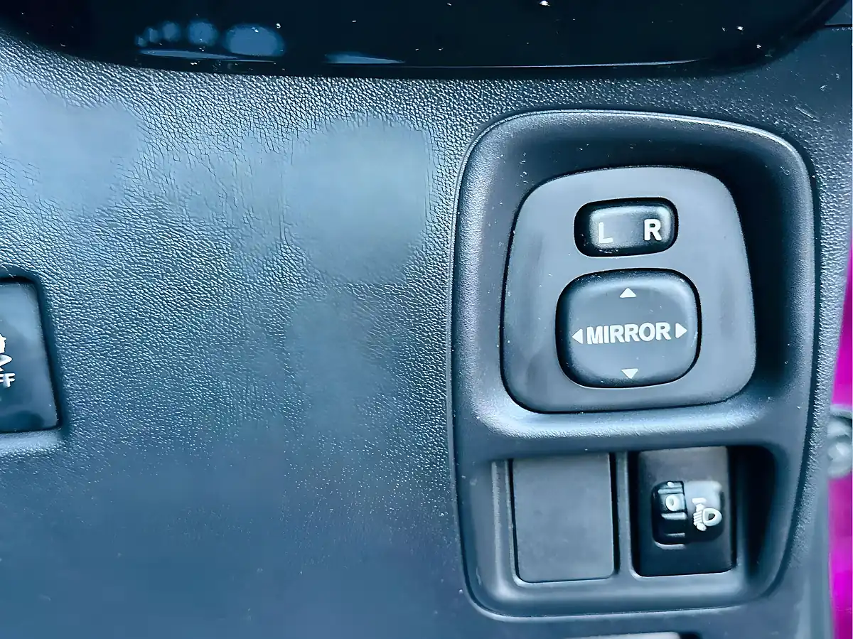 Used 2018 Toyota Aygo X-Cite Purple - Interior and Exterior details 15