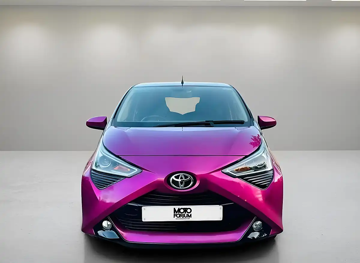 Used 2018 Toyota Aygo X-Cite Purple - Interior and Exterior details 18
