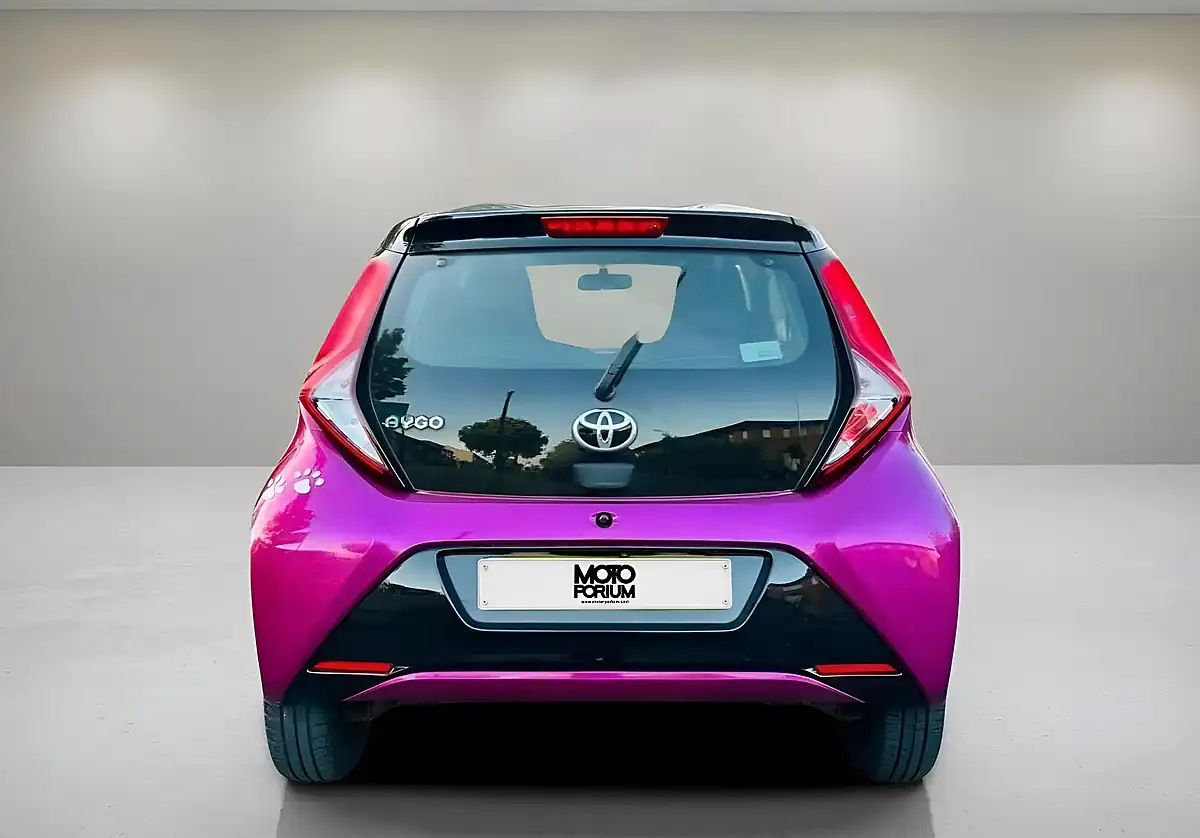Used 2018 Toyota Aygo X-Cite Purple - Interior and Exterior details 20