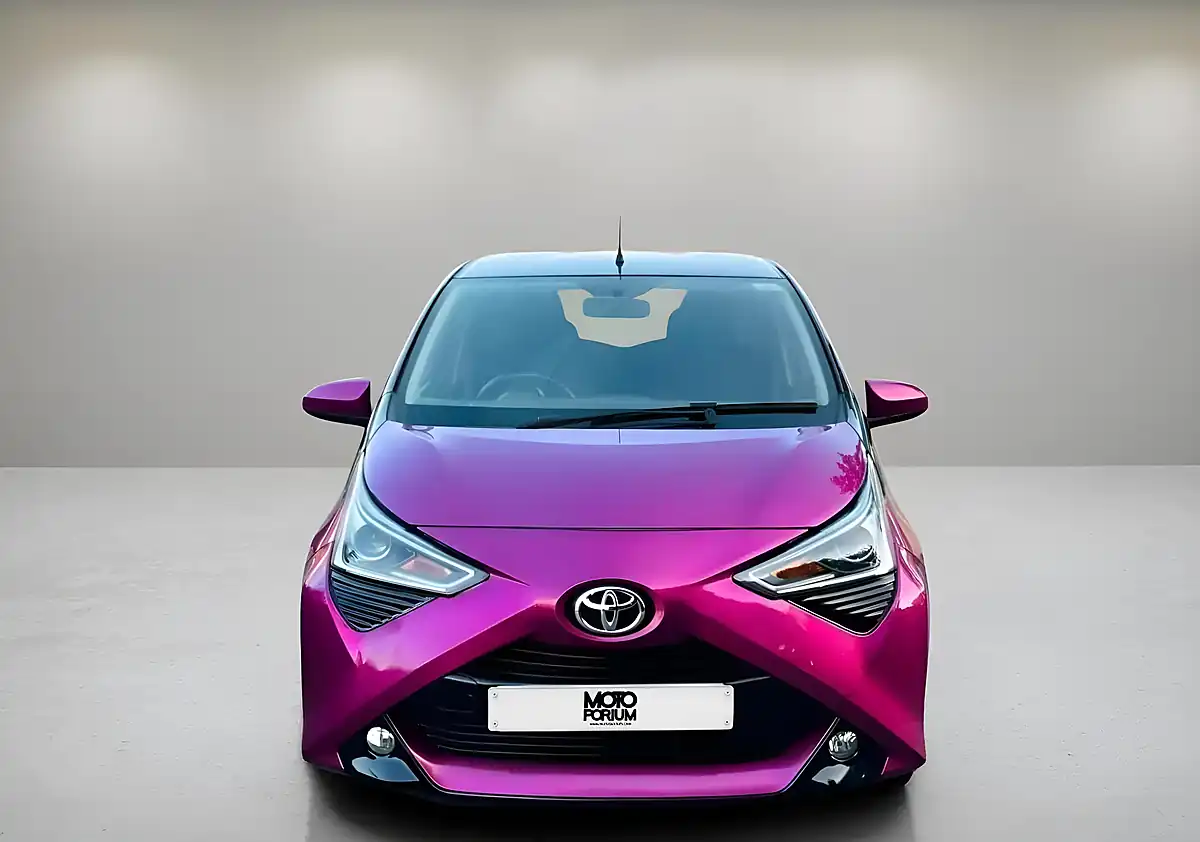 Used 2018 Toyota Aygo X-Cite Purple - Interior and Exterior details 3