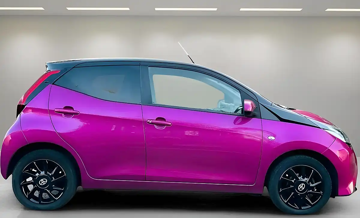 Used 2018 Toyota Aygo X-Cite Purple - Interior and Exterior details 4