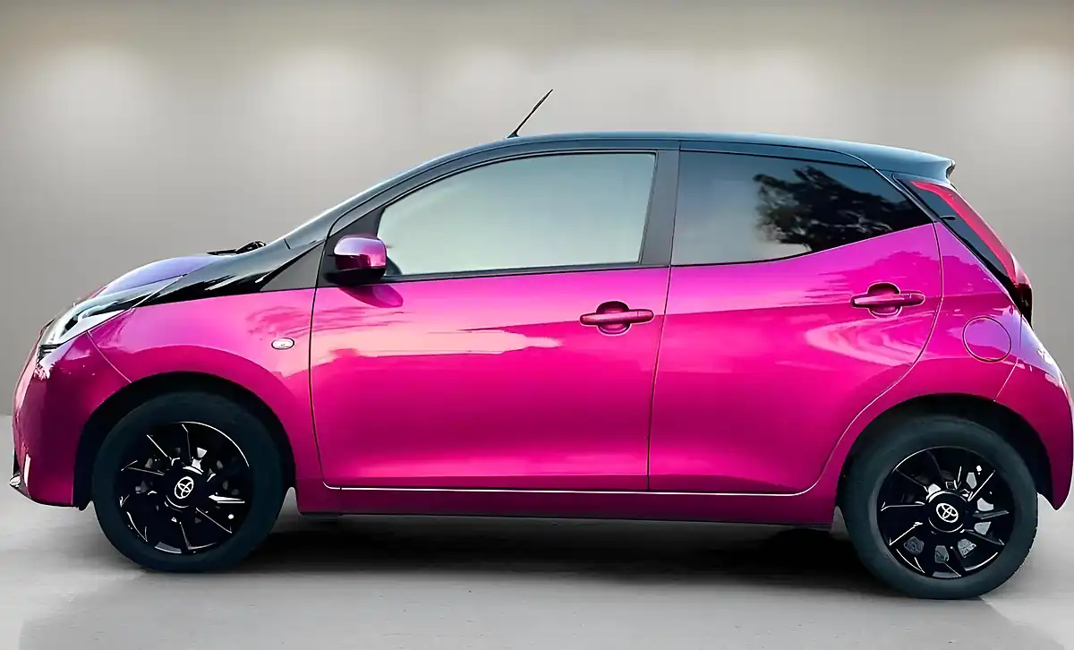 Used 2018 Toyota Aygo X-Cite Purple - Interior and Exterior details 5