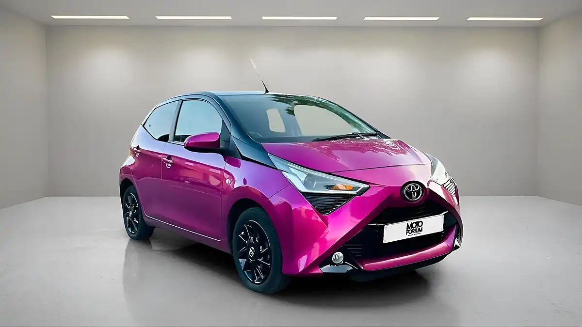 Used 2018 Toyota Aygo X-Cite Purple - Interior and Exterior details 6
