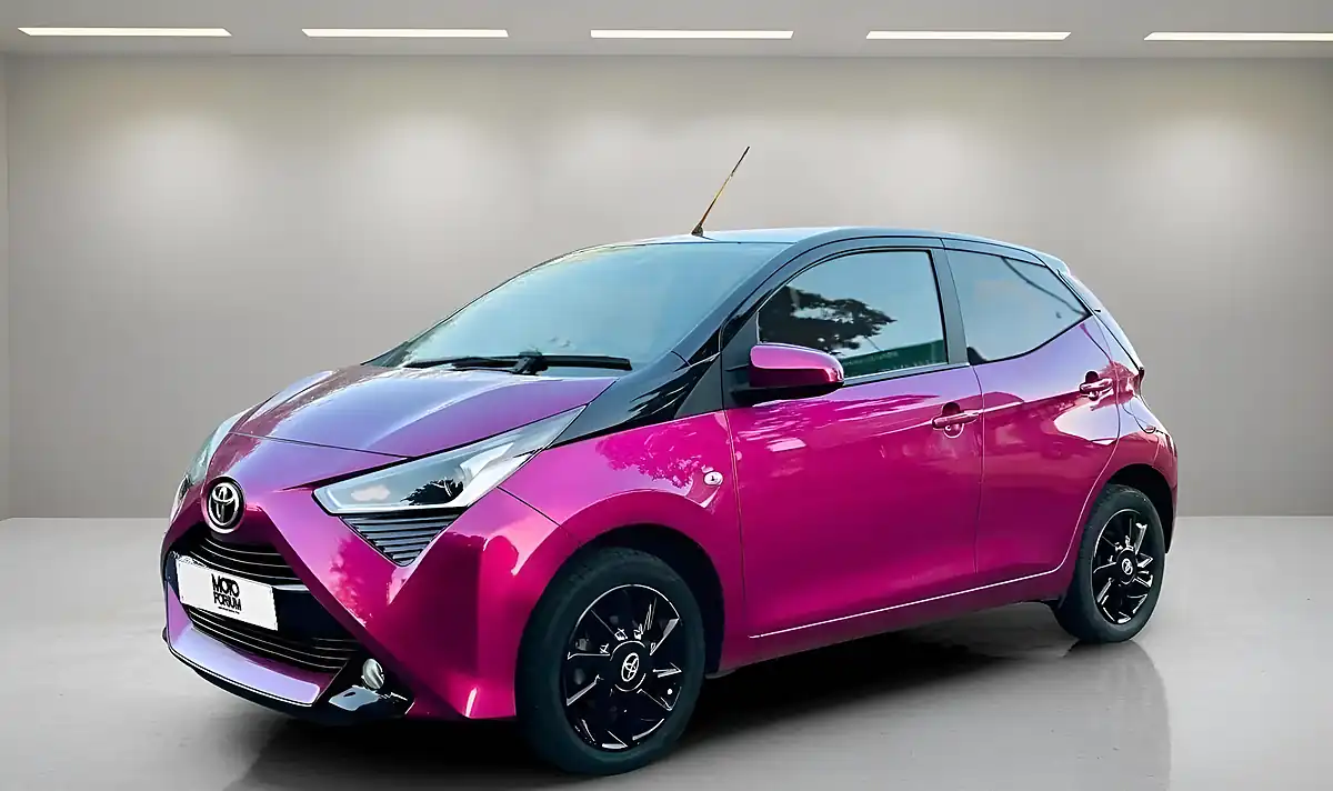 Used 2018 Toyota Aygo X-Cite Purple - Interior and Exterior details 7