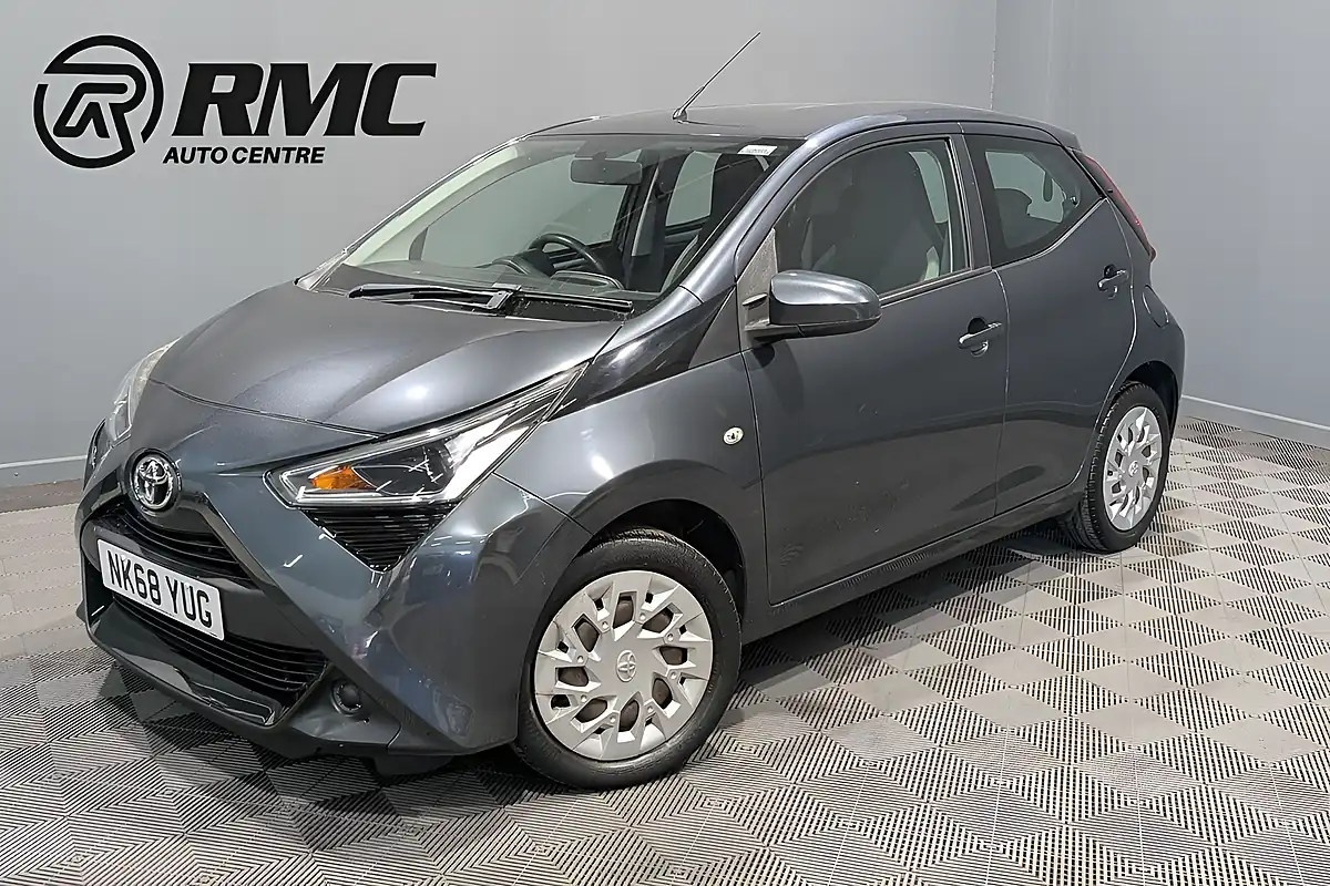 Used 2018 Toyota Aygo X-Play Grey - Front View