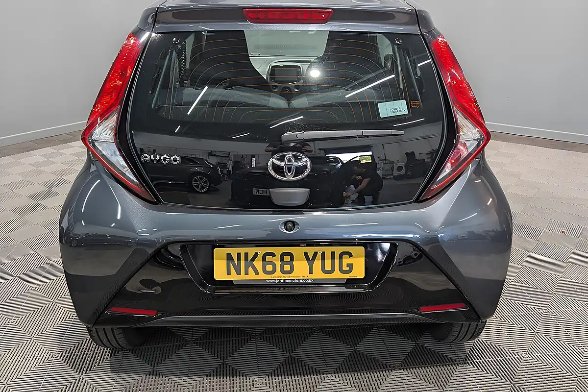 Used 2018 Toyota Aygo X-Play Grey - Interior and Exterior details 5