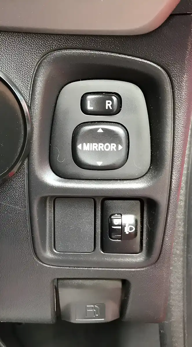 Used 2018 Toyota Aygo X-Play Red - Interior and Exterior details 10