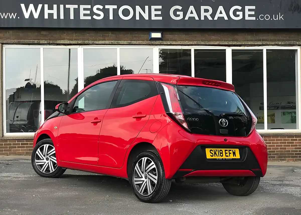 Used 2018 Toyota Aygo X-Play Red - Interior and Exterior details 6