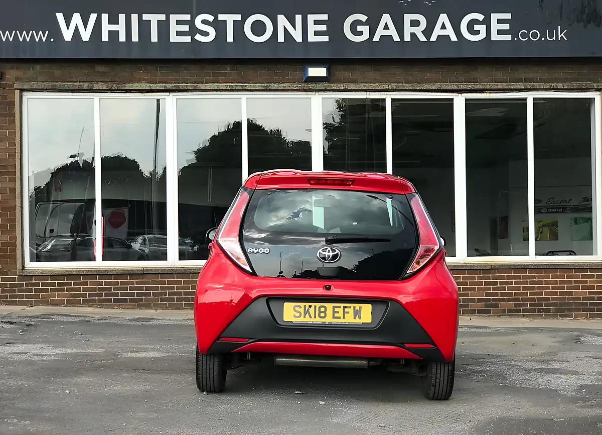 Used 2018 Toyota Aygo X-Play Red - Interior and Exterior details 8