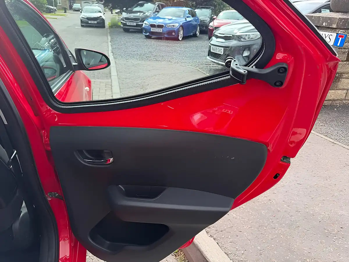 Used 2018 Toyota Aygo X-Play Red - Interior and Exterior details 14