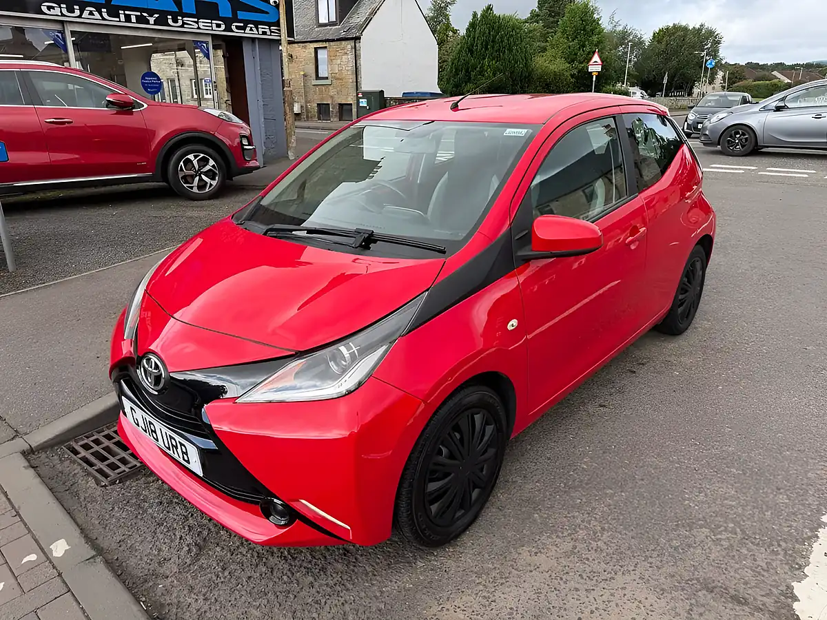 Used 2018 Toyota Aygo X-Play Red - Interior and Exterior details 2