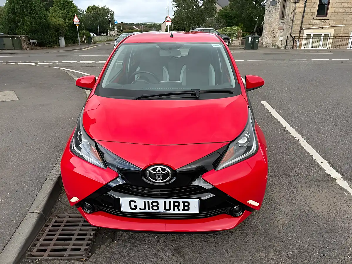 Used 2018 Toyota Aygo X-Play Red - Interior and Exterior details 6