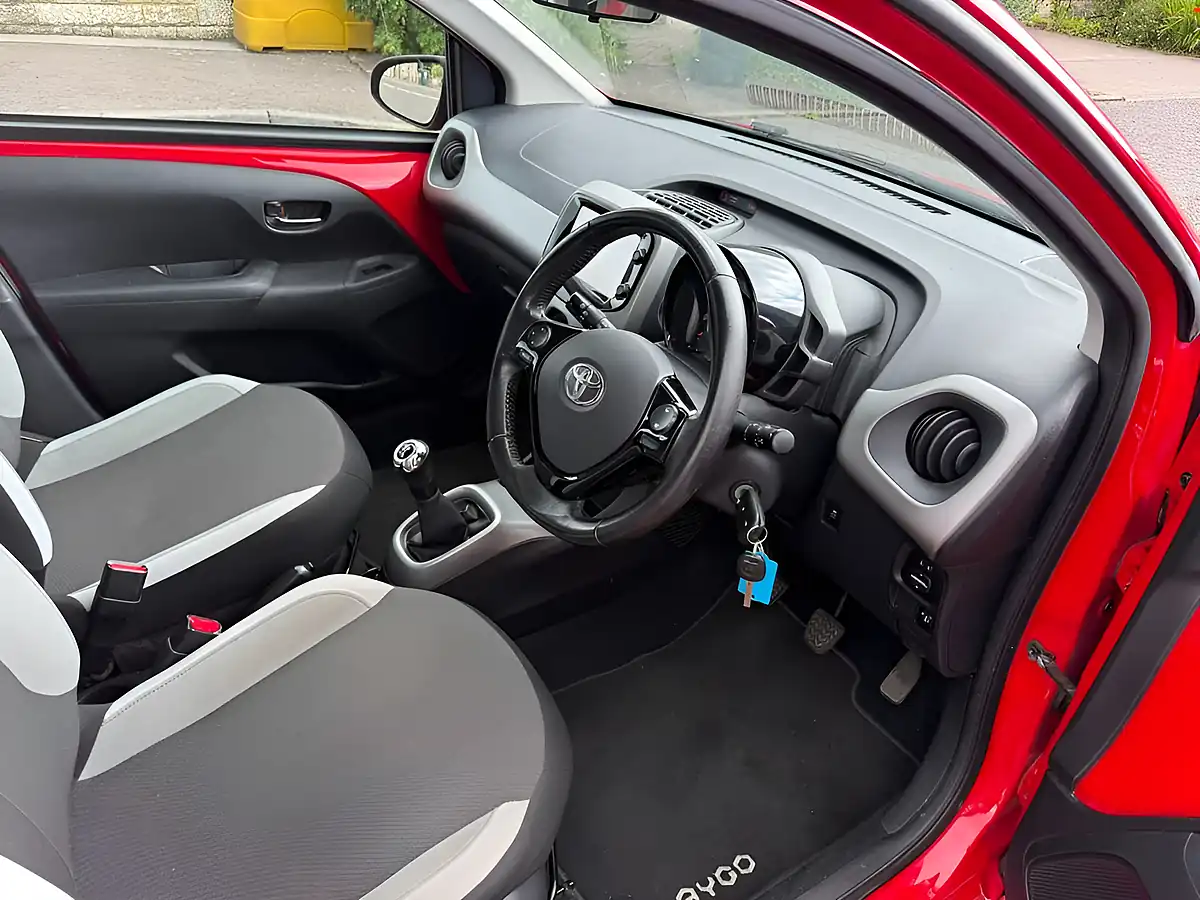 Used 2018 Toyota Aygo X-Play Red - Interior and Exterior details 8