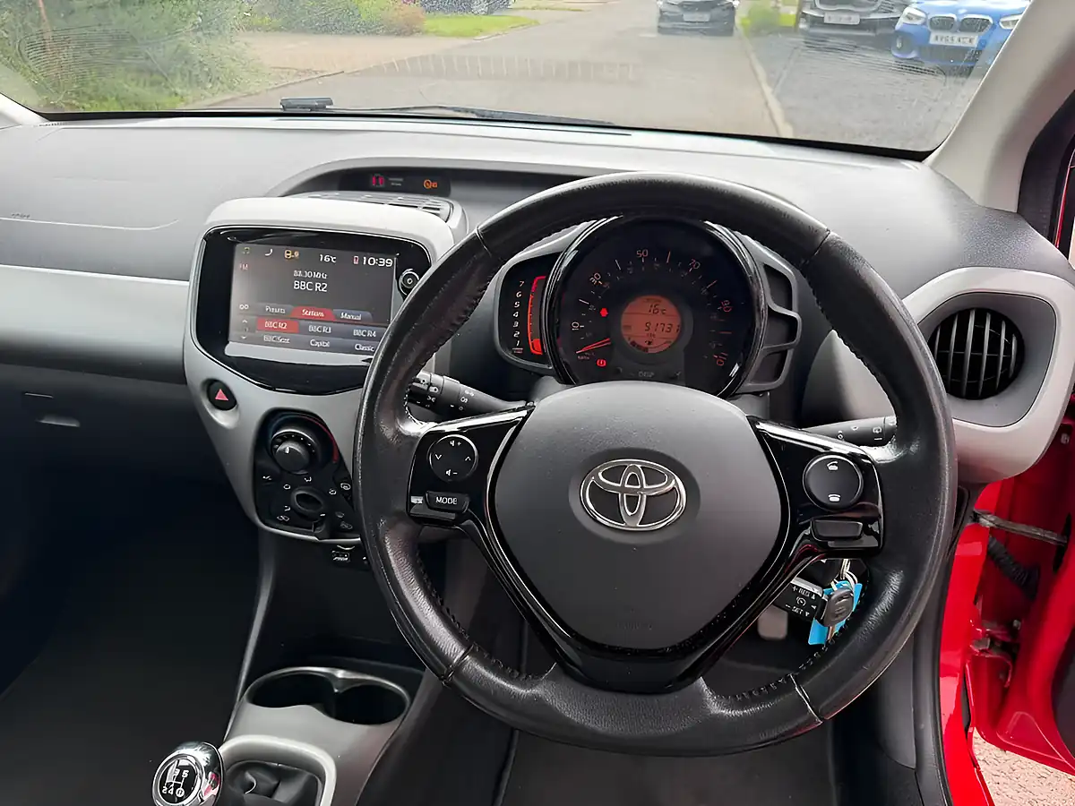 Used 2018 Toyota Aygo X-Play Red - Interior and Exterior details 9