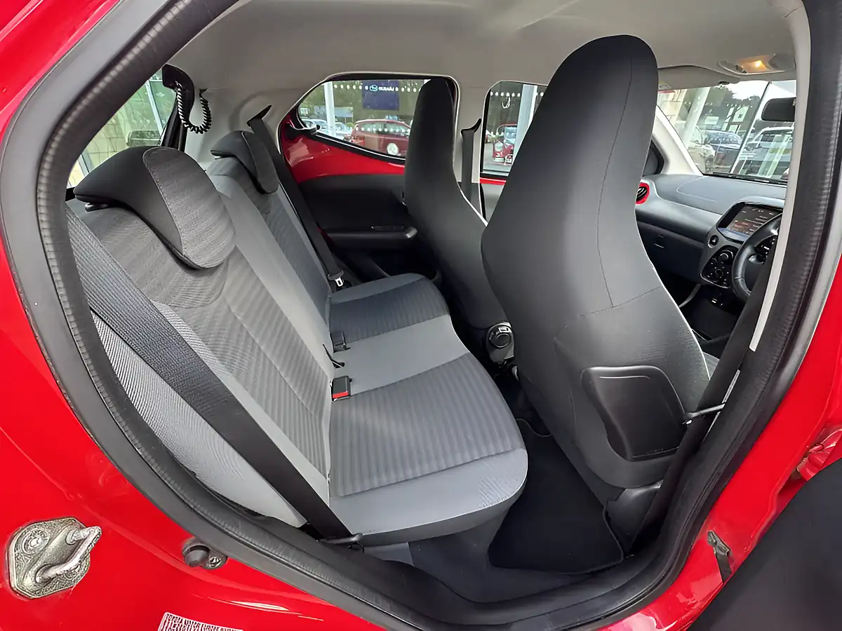 Used 2018 Toyota Aygo X-Play Red - Interior and Exterior details 10