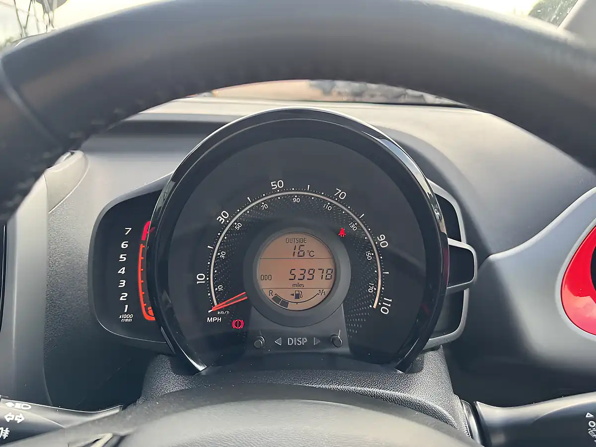 Used 2018 Toyota Aygo X-Play Red - Interior and Exterior details 13