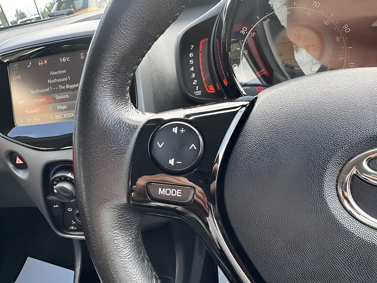 Used 2018 Toyota Aygo X-Play Red - Interior and Exterior details 19