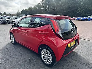 Used 2018 Toyota Aygo X-Play Red - Interior and Exterior details 5