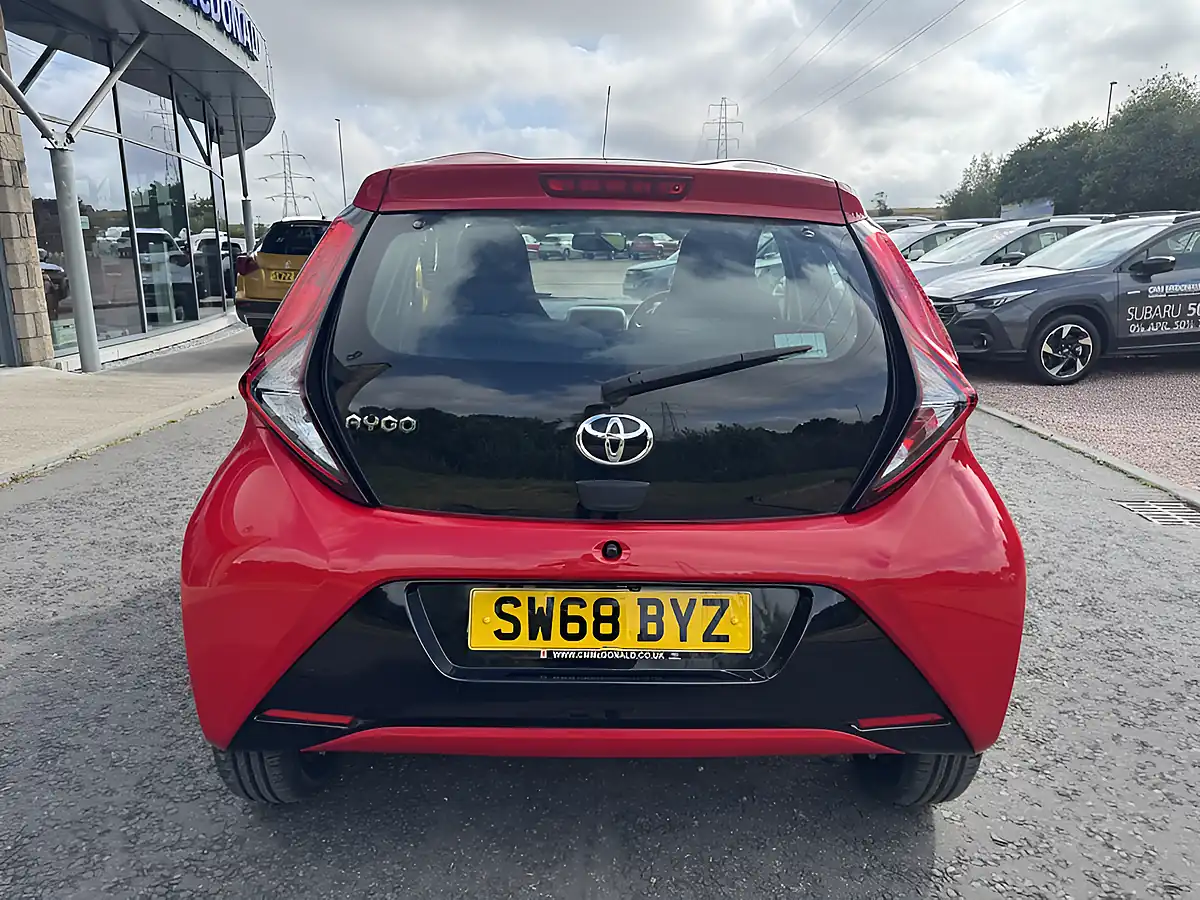 Used 2018 Toyota Aygo X-Play Red - Interior and Exterior details 6