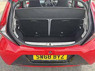 Used 2018 Toyota Aygo X-Play Red - Interior and Exterior details 7