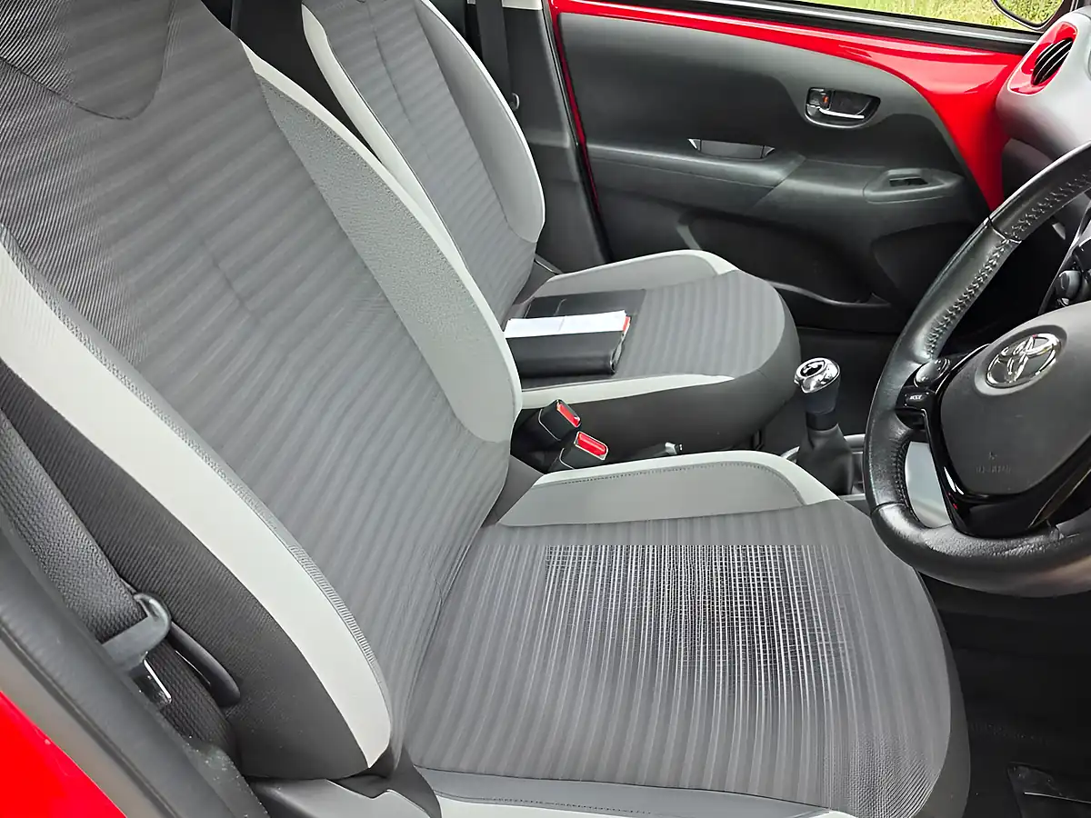 Used 2018 Toyota Aygo X-Play Red - Interior and Exterior details 10