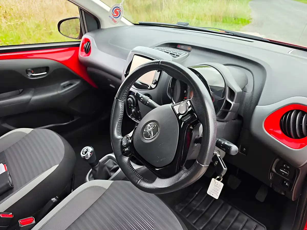 Used 2018 Toyota Aygo X-Play Red - Interior and Exterior details 11
