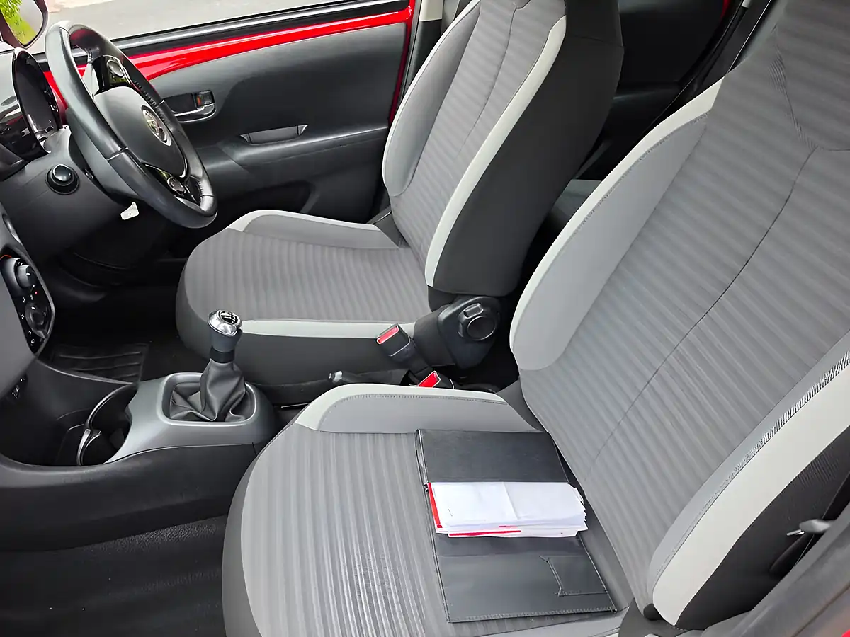 Used 2018 Toyota Aygo X-Play Red - Interior and Exterior details 7