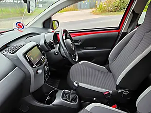 Used 2018 Toyota Aygo X-Play Red - Interior and Exterior details 8