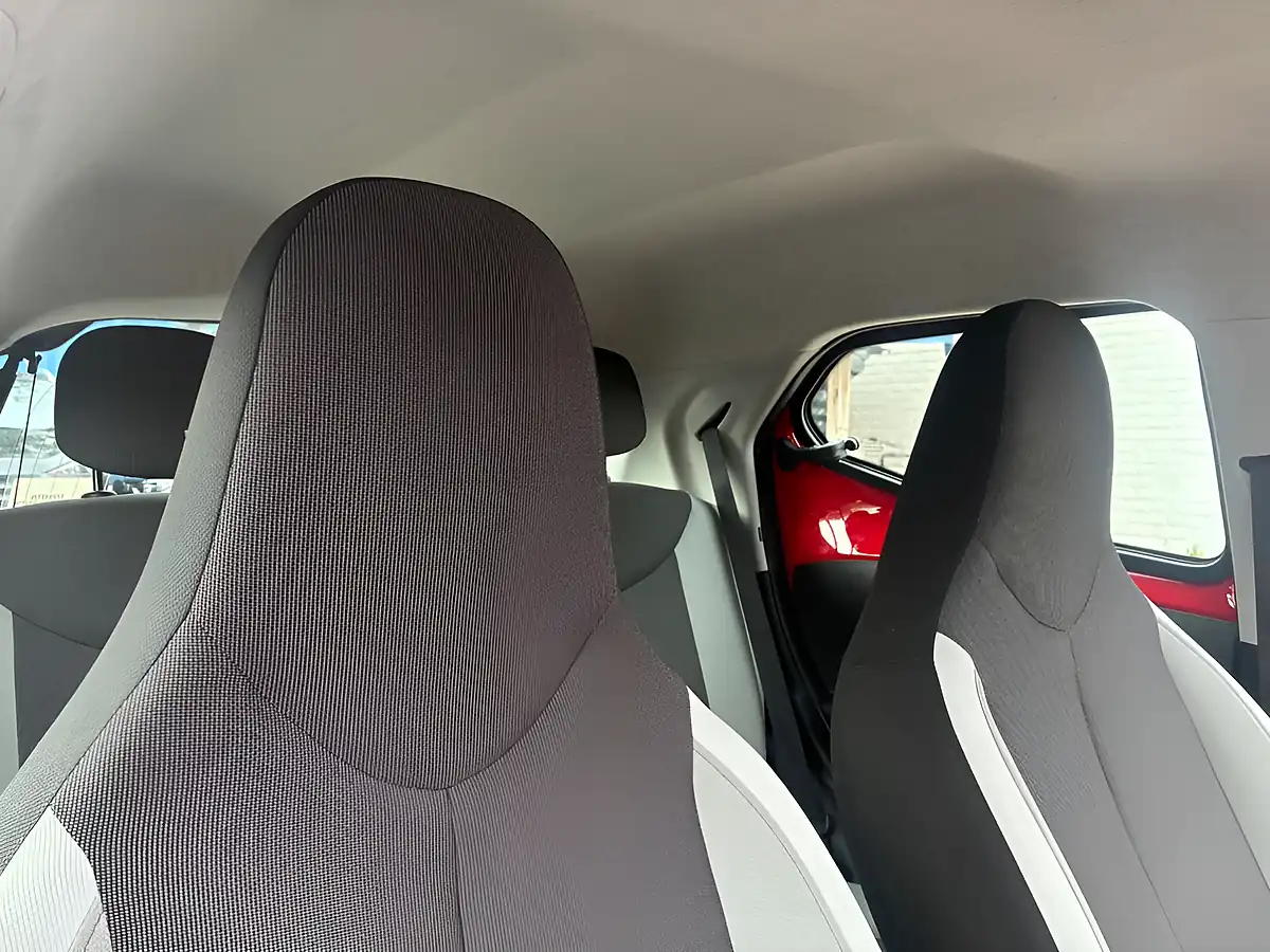 Used 2018 Toyota Aygo X-Play Red - Interior and Exterior details 12