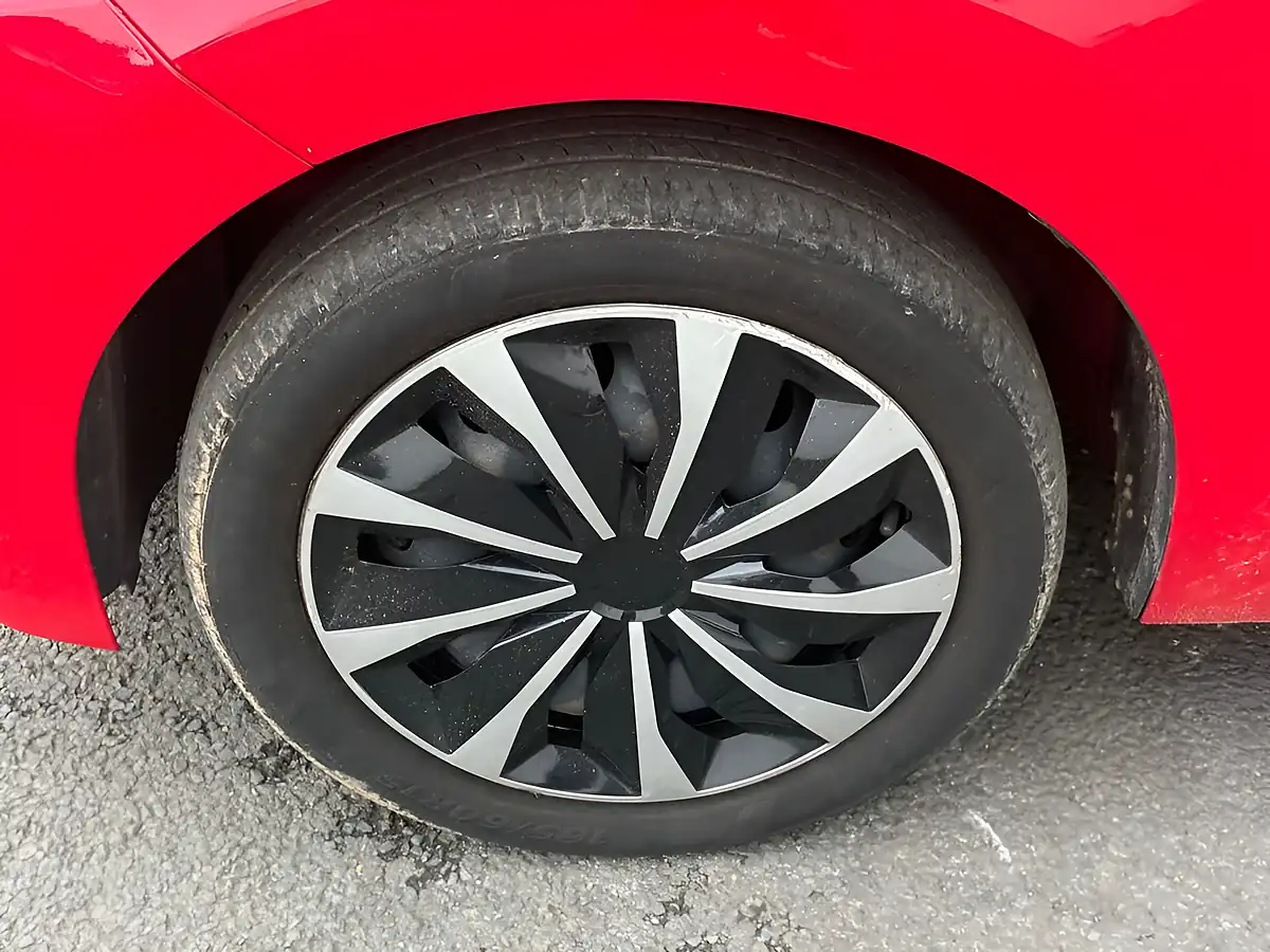 Used 2018 Toyota Aygo X-Play Red - Interior and Exterior details 16