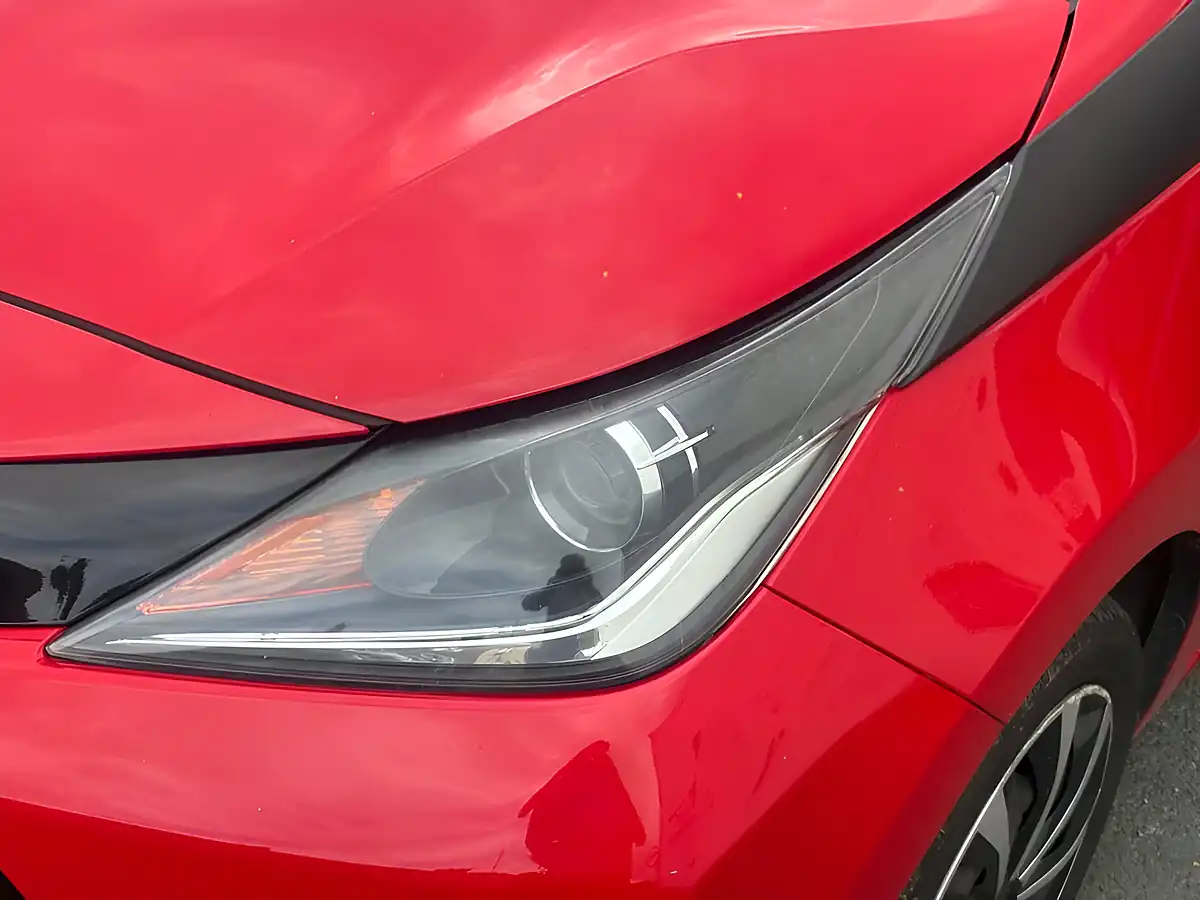 Used 2018 Toyota Aygo X-Play Red - Interior and Exterior details 18