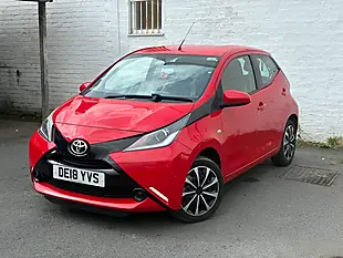 Used 2018 Toyota Aygo X-Play Red - Interior and Exterior details 3