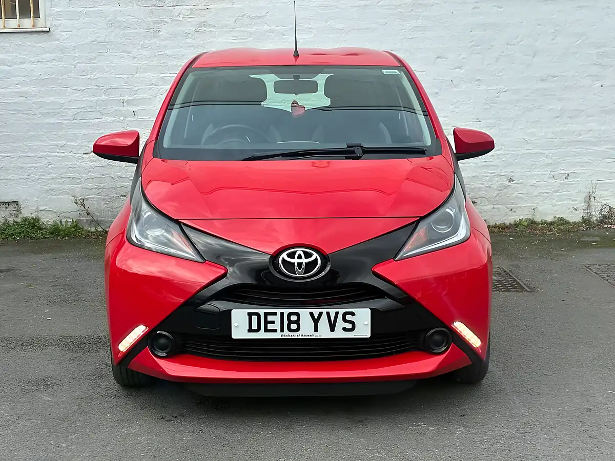Used 2018 Toyota Aygo X-Play Red - Interior and Exterior details 4