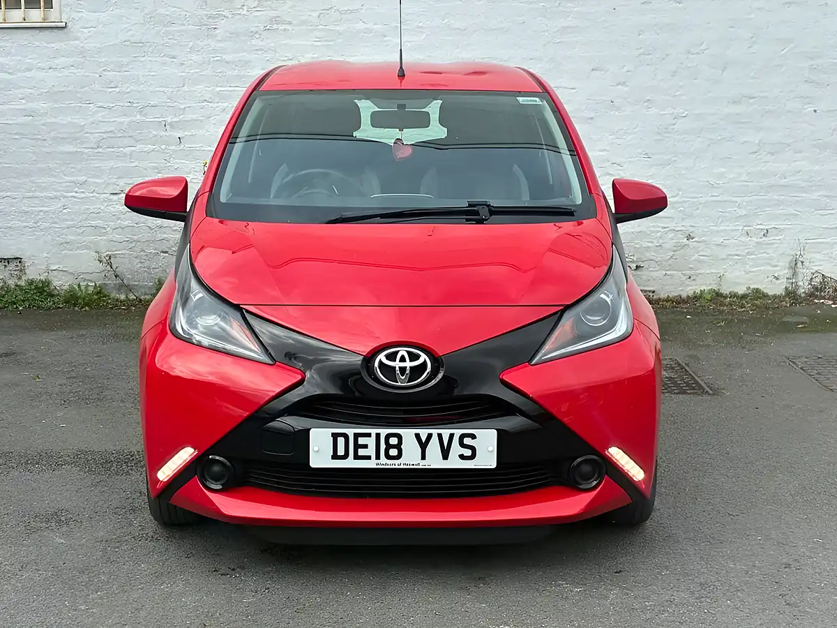 Used 2018 Toyota Aygo X-Play Red - Interior and Exterior details 5