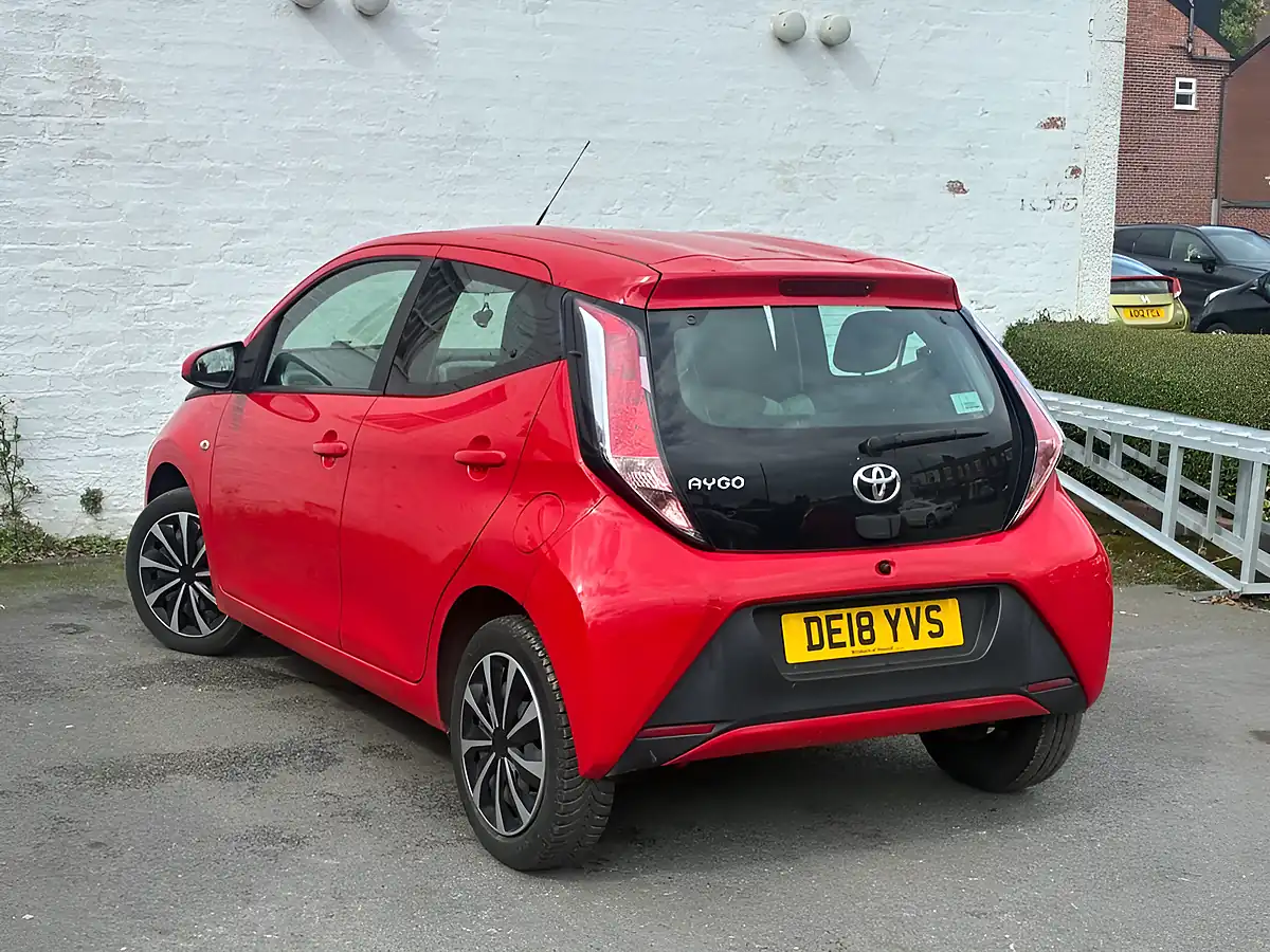 Used 2018 Toyota Aygo X-Play Red - Interior and Exterior details 6