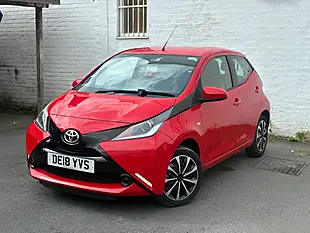 Used 2018 Toyota Aygo X-Play Red - Interior and Exterior details 8