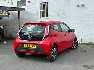 Used 2018 Toyota Aygo X-Play Red - Interior and Exterior details 9
