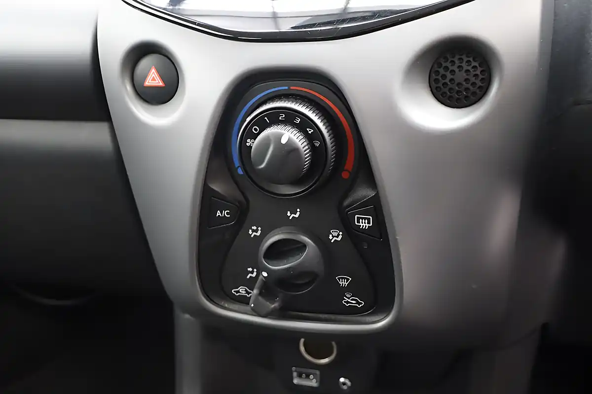 Used 2018 Toyota Aygo X-Play White - Interior and Exterior details 13