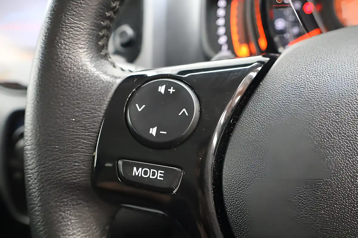 Used 2018 Toyota Aygo X-Play White - Interior and Exterior details 14