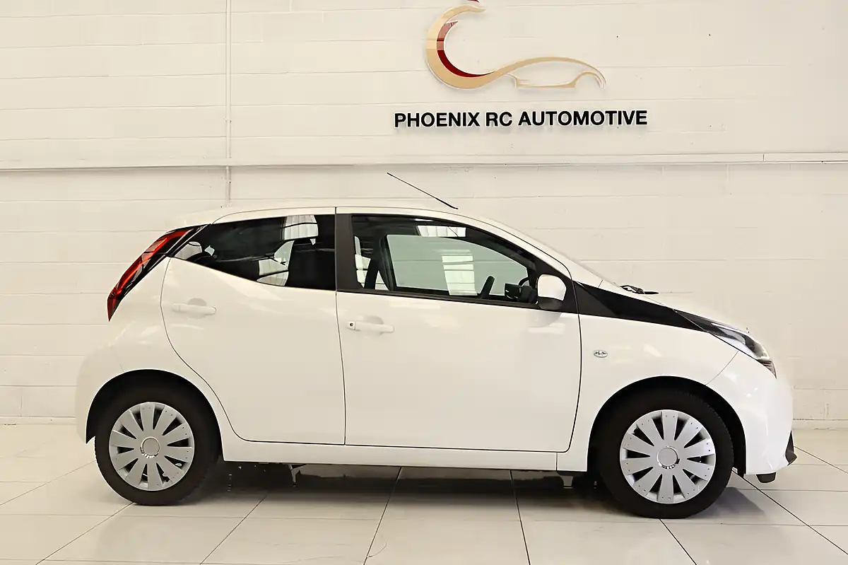 Used 2018 Toyota Aygo X-Play White - Interior and Exterior details 2
