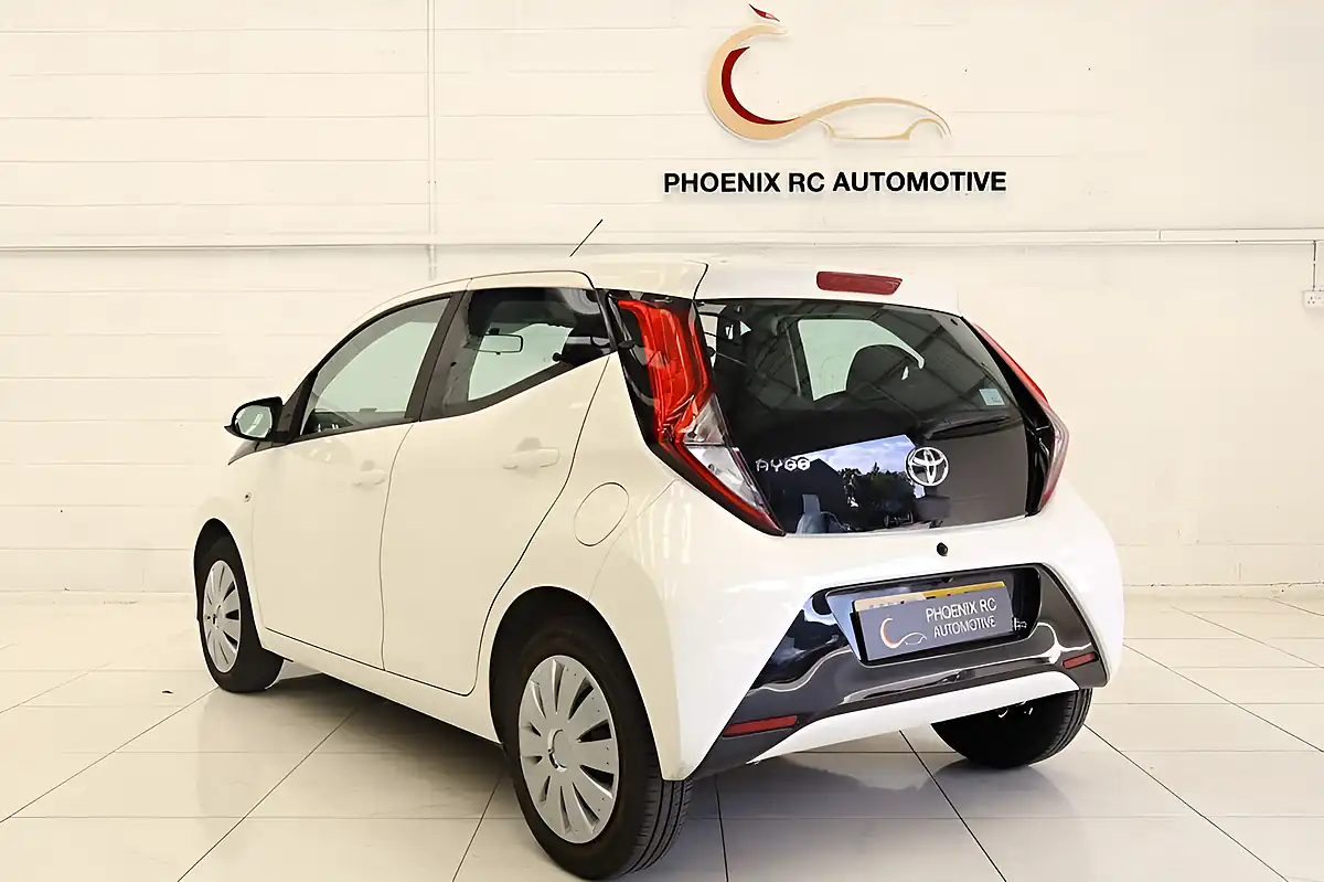 Used 2018 Toyota Aygo X-Play White - Interior and Exterior details 4