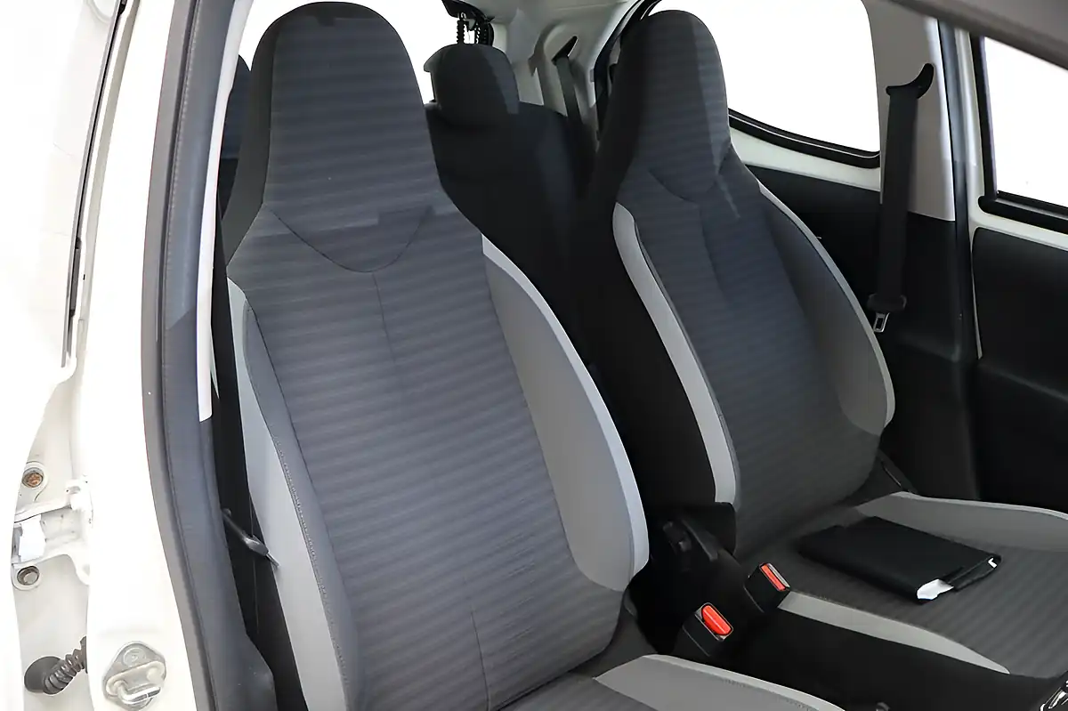 Used 2018 Toyota Aygo X-Play White - Interior and Exterior details 8