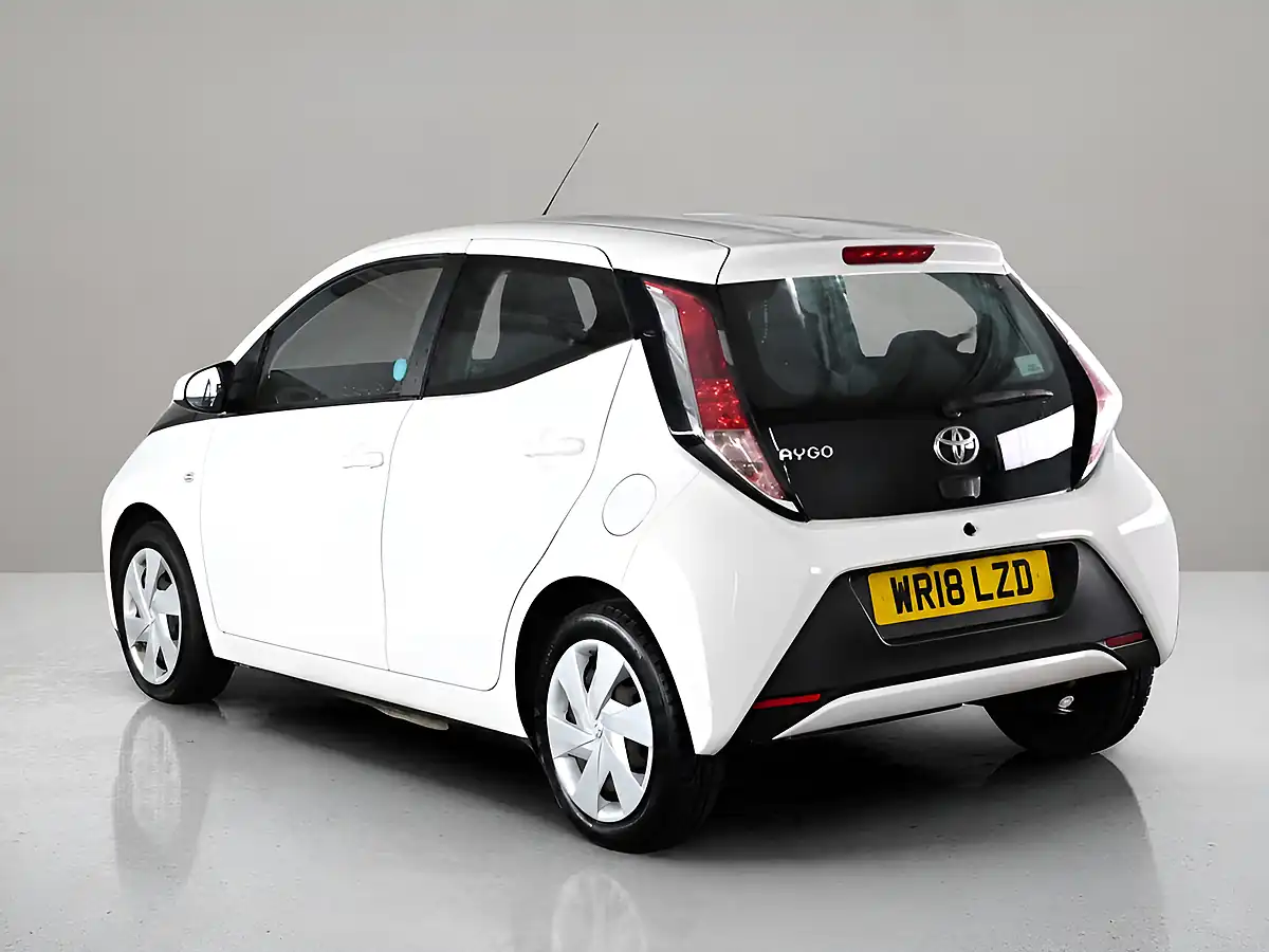 Used 2018 Toyota Aygo X-Play White - Interior and Exterior details 4