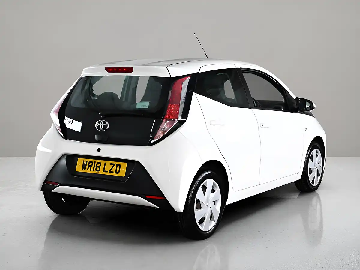 Used 2018 Toyota Aygo X-Play White - Interior and Exterior details 6