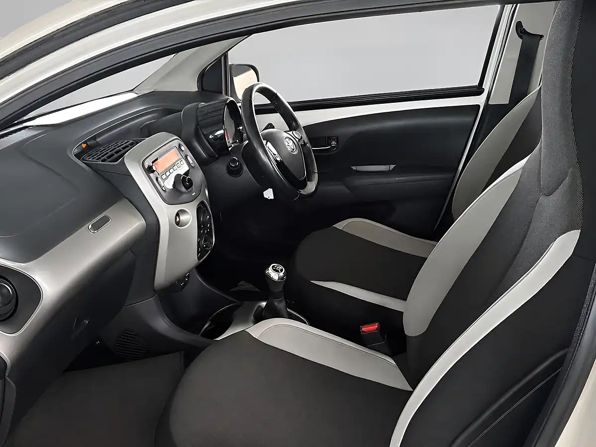 Used 2018 Toyota Aygo X-Play White - Interior and Exterior details 7