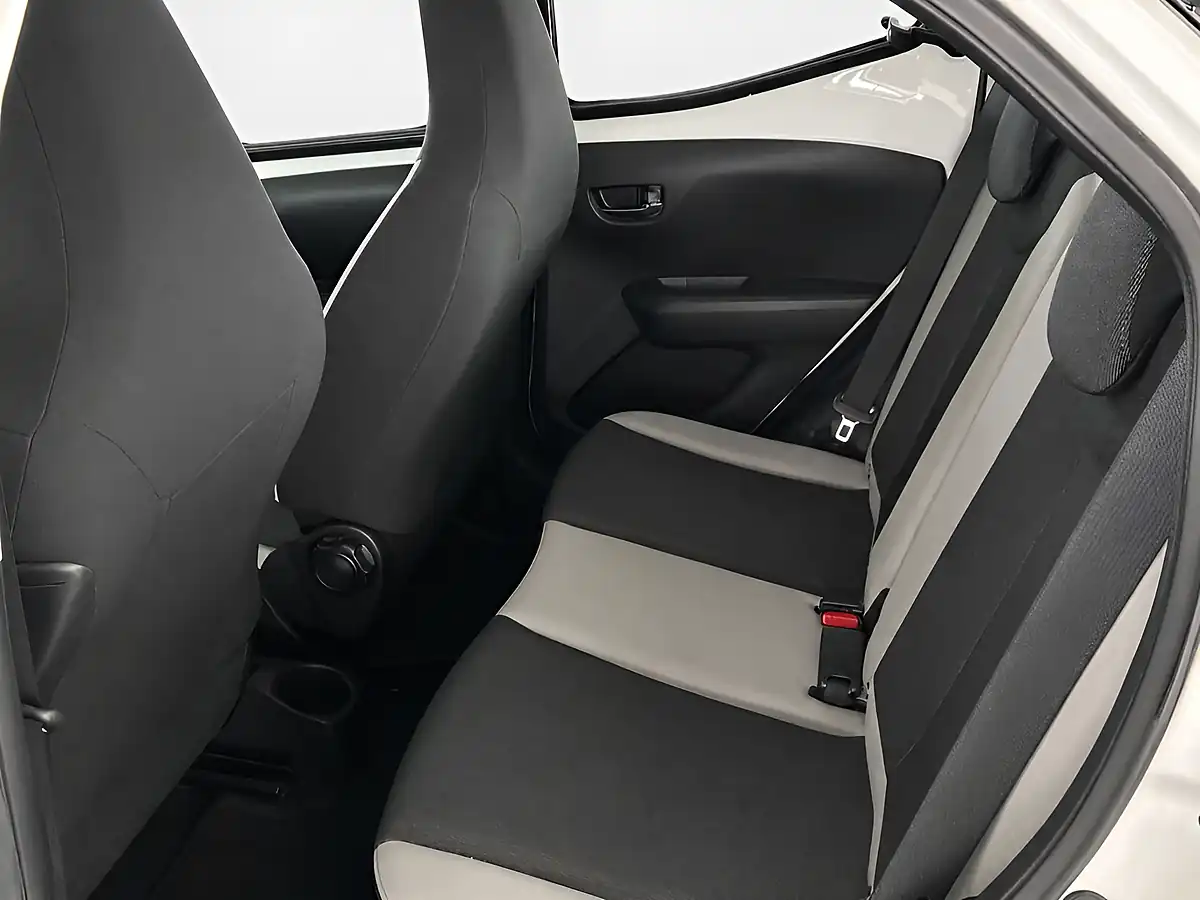 Used 2018 Toyota Aygo X-Play White - Interior and Exterior details 8