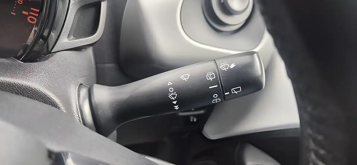 Used 2018 Toyota Aygo X-Play White - Interior and Exterior details 12