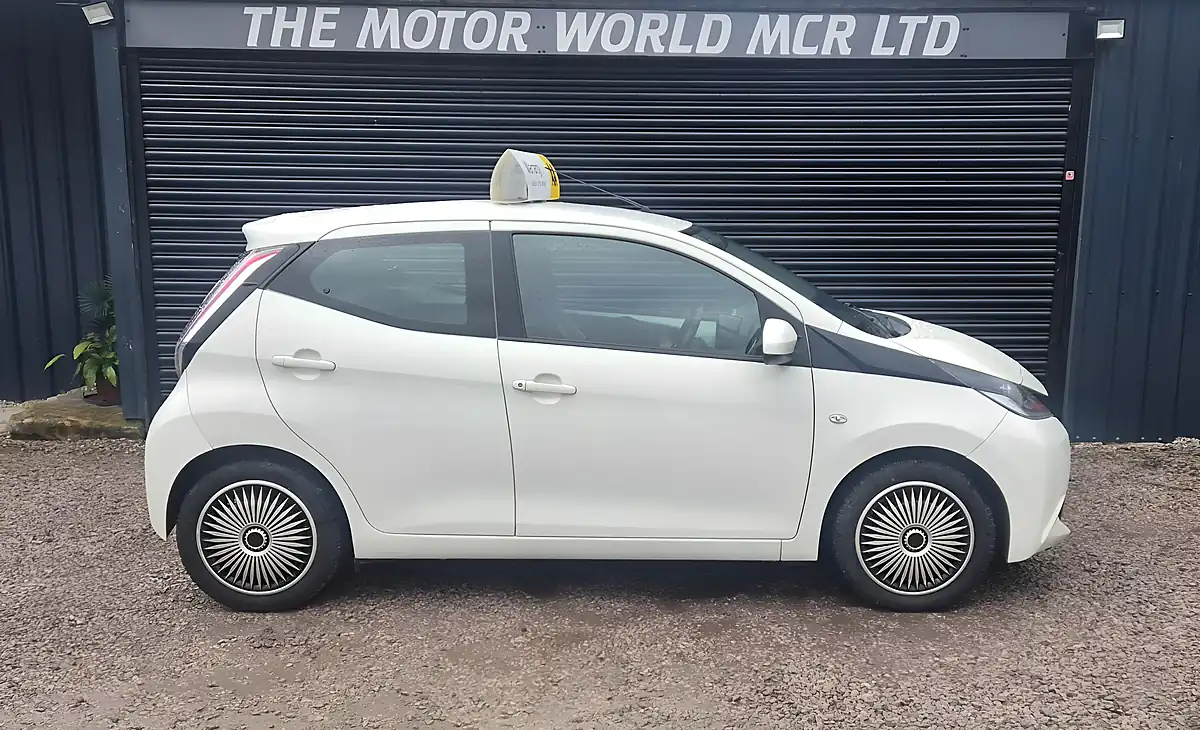 Used 2018 Toyota Aygo X-Play White - Interior and Exterior details 2