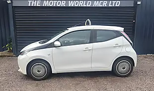 Used 2018 Toyota Aygo X-Play White - Interior and Exterior details 6