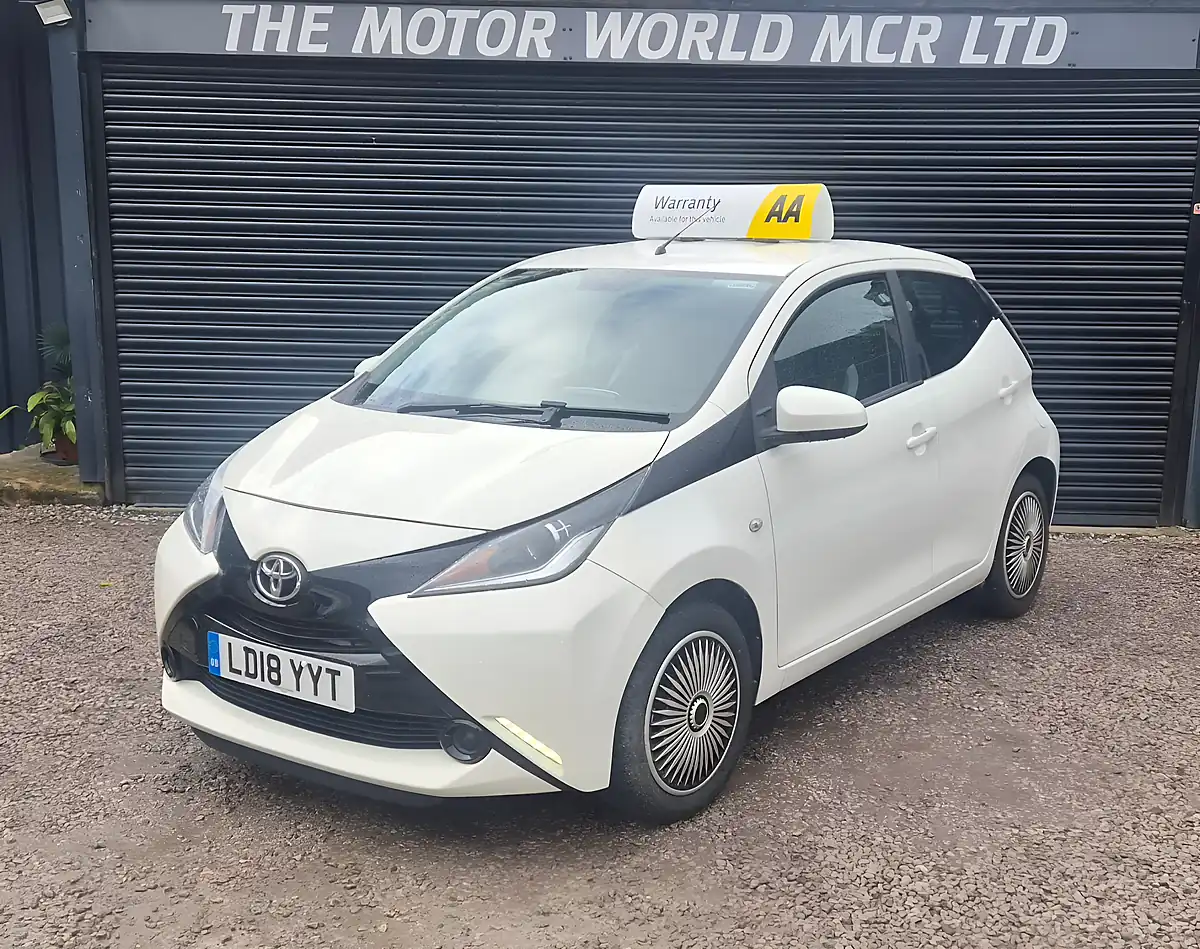 Used 2018 Toyota Aygo X-Play White - Interior and Exterior details 7